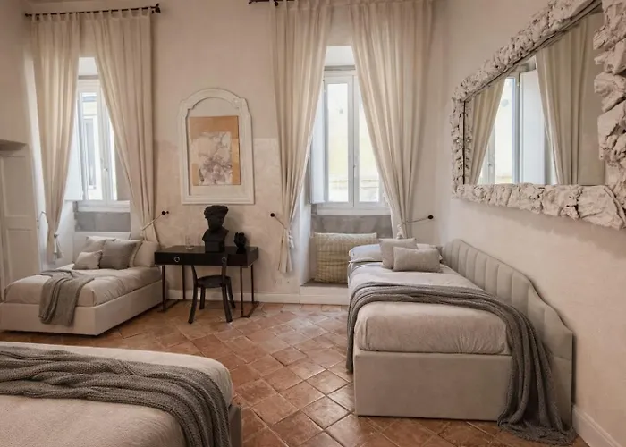 Luxury Apartment in Via dei Cartari Spacious, Elegant, Central Rome